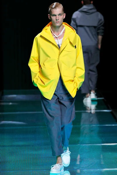 Look 14